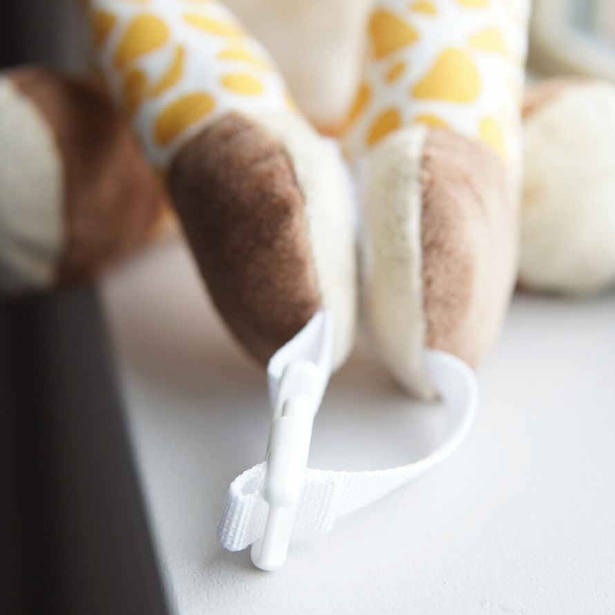 Easy Velcro strap setup of zooby baby monitor